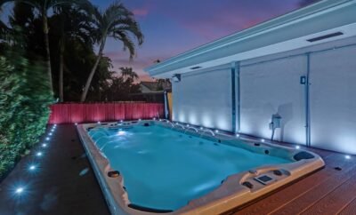Luxury 4 bedroom in Surfside with 18ft long hot tub